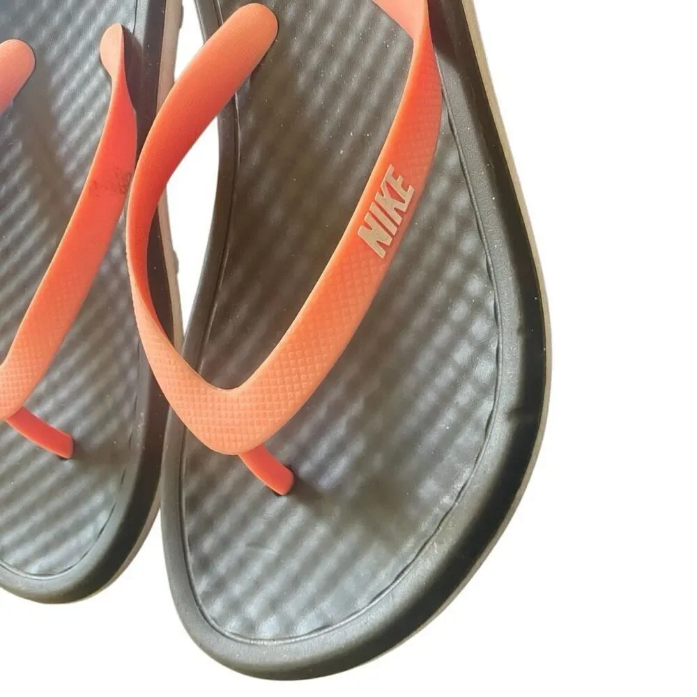 Nike sandals women’s size 7 black pink thongs slip ons